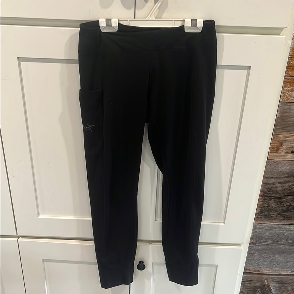 Arc’teryx Black Leggings with Pocket